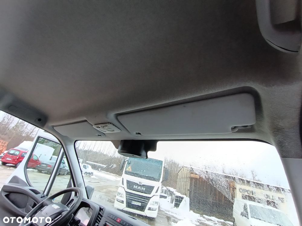 Iveco DAILY 35s13 L2H2 2.3 diesel 126kM, HAK(uciąg 3.5t) OPONY ZIMOWE BDB STAN, OGINALNY NISKI PRZEBIEG! Gotowy do pracy! - 38