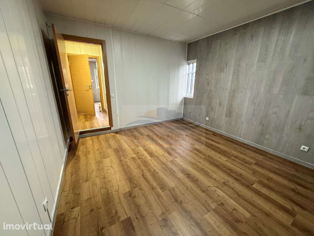 Arrendamento T1 - 60 m² - Avenida Almirante Gago Coutinho | Confort... - Grande imagem: 4/5