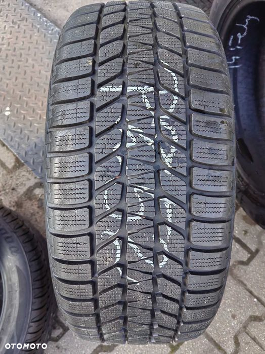 235/50R19 99H Bridgestone Blizzak LM 25 para zima PZ52 K5 - 2