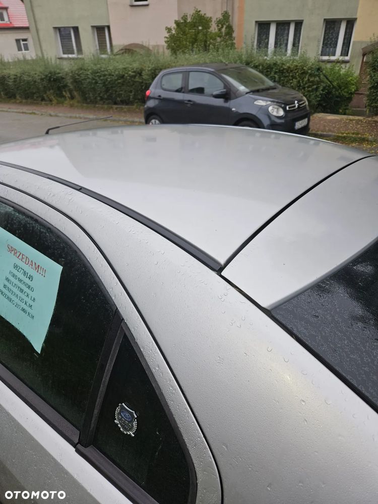 Ford Mondeo 1.8 Ambiente - 9