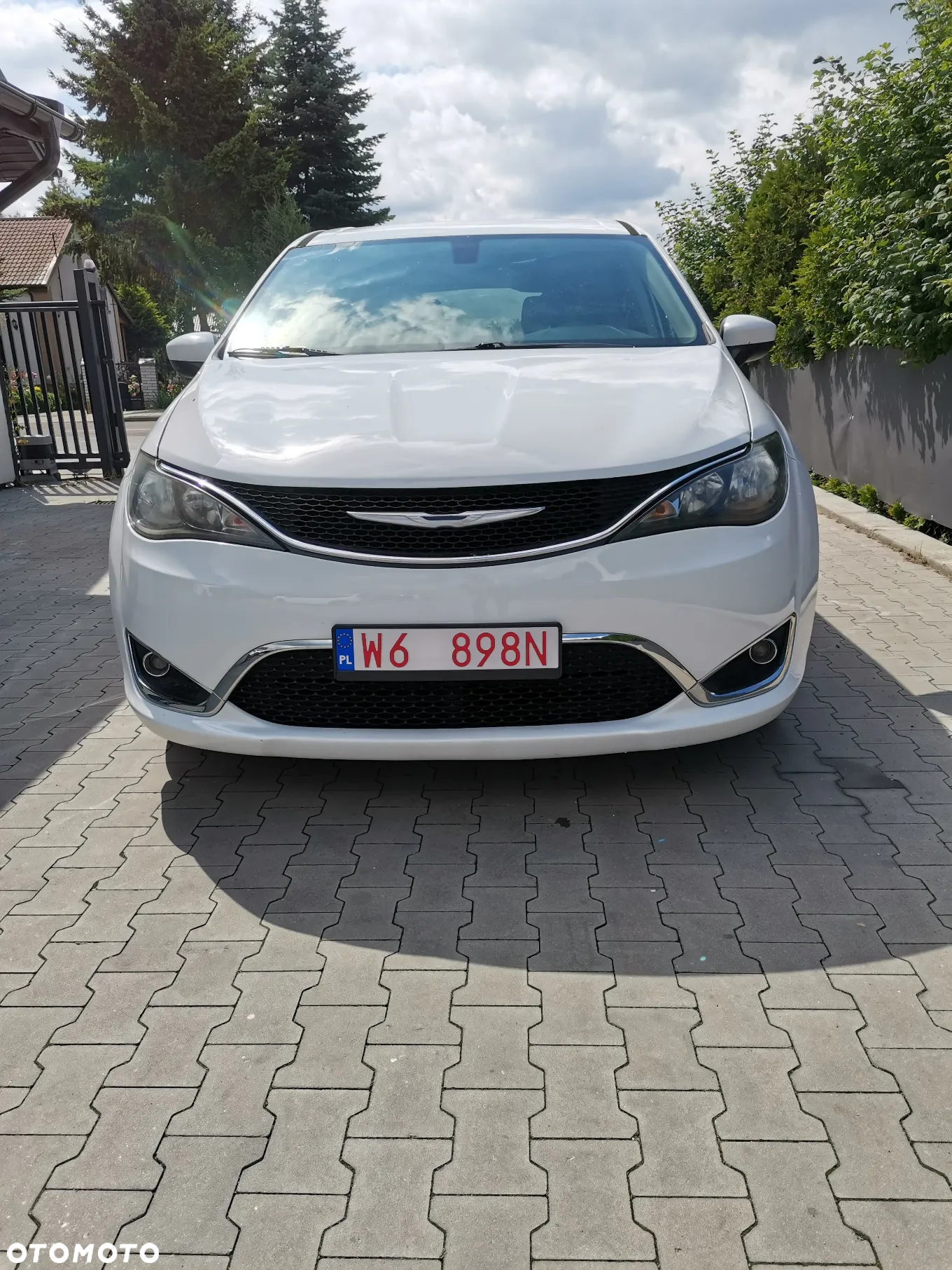 Chrysler Pacifica - 4