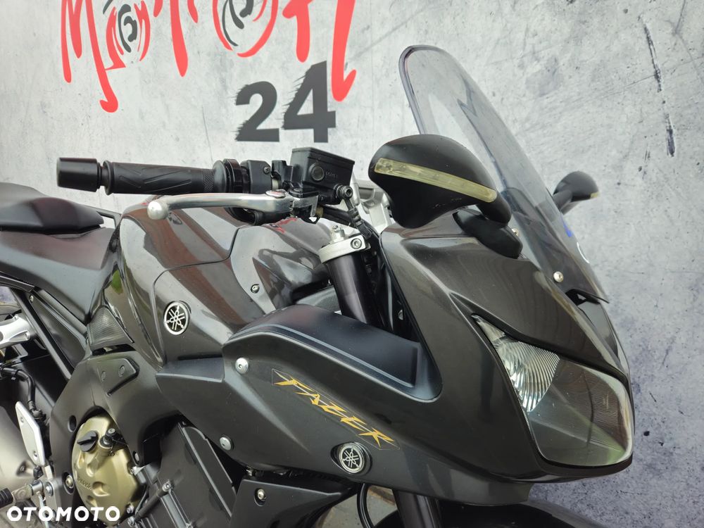 Yamaha FZ - 17