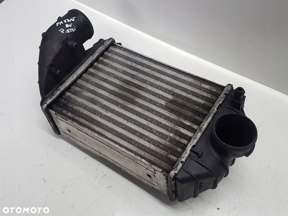PASSAT B5 2.5TDI INTERCOOLER LEWY 059145805 CHŁODN - 2