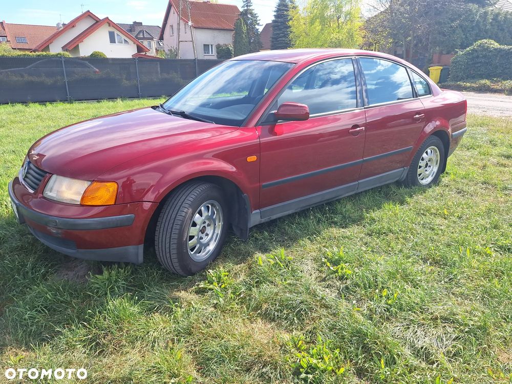 Volkswagen Passat 1.6 CL - 2