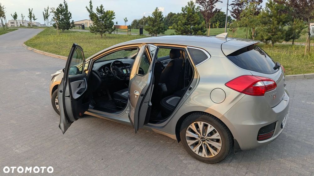 Kia Ceed 1.6 GDI L Business Line - 11