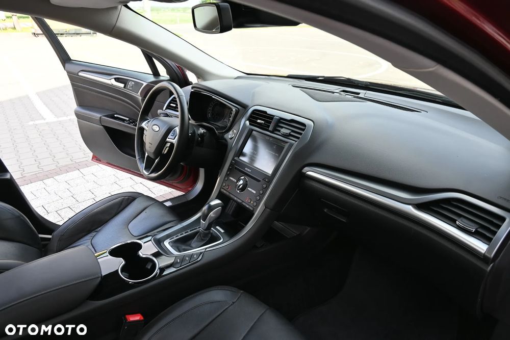 Ford Mondeo 2.0 EcoBoost STart-Stopp Autom ST-Line - 40
