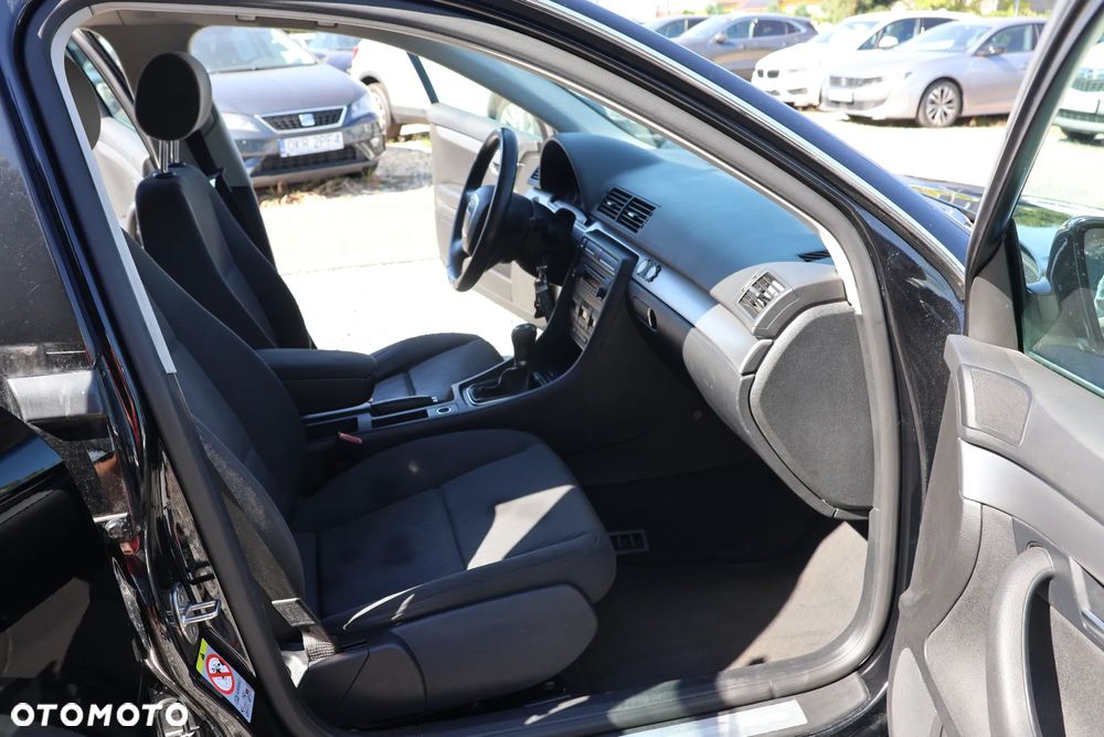 Audi A4 Avant - 10