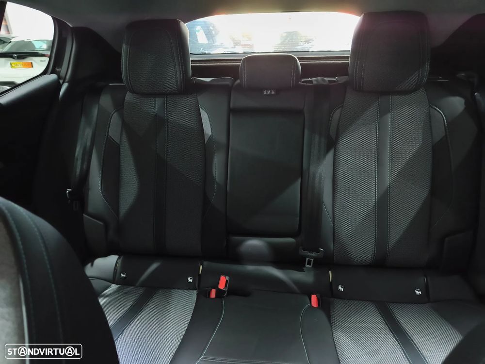 Peugeot 408 1.2 Hybrid Allure e-DCS6 - 6