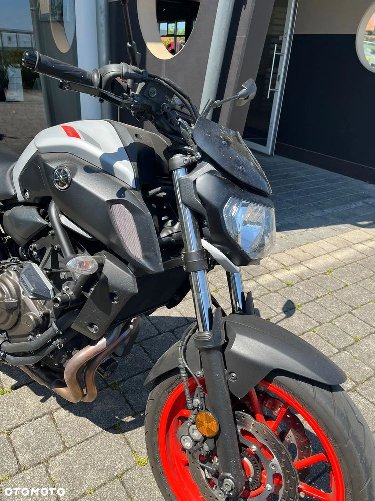 Yamaha MT - 2