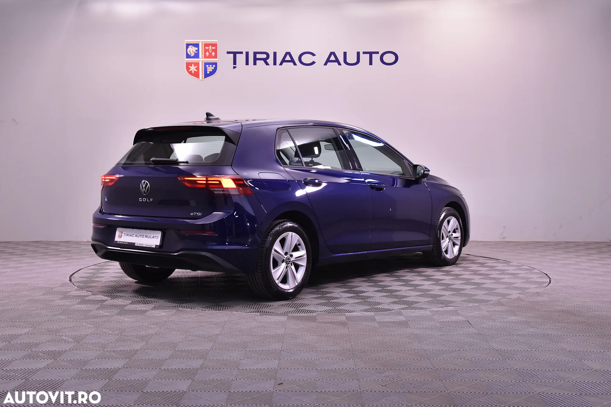 Volkswagen Golf - 5