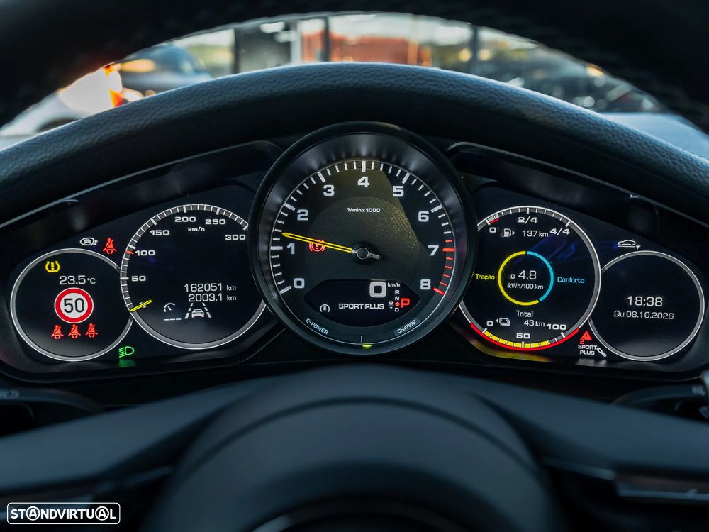 Porsche Panamera Sport Turismo 4 E-Hybrid Edition 10 Anos - 29