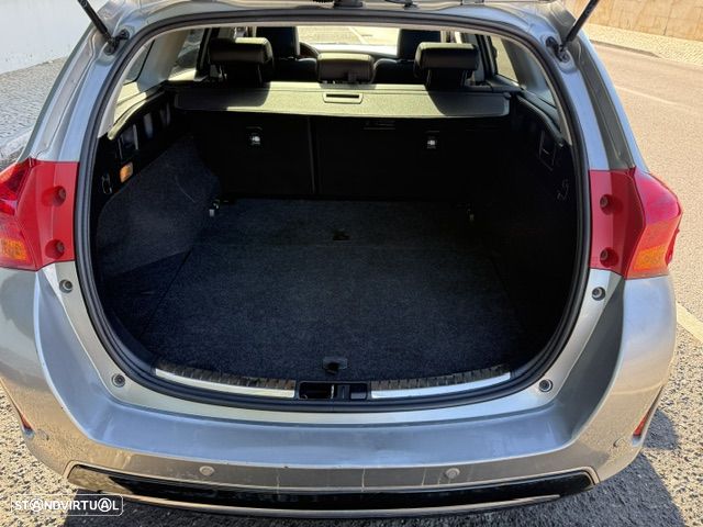 Toyota Auris Touring Sports 1.4 D-4D Exclusive+Skyview - 8