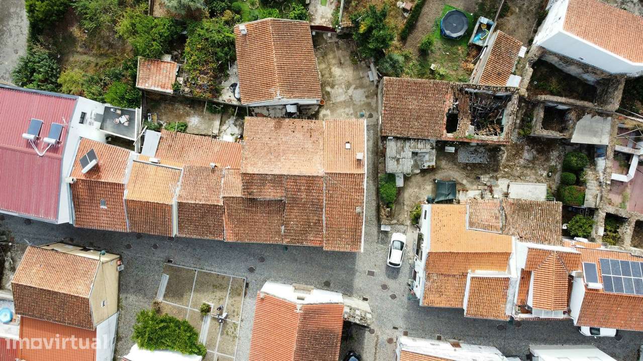 Moradia para Renovar no Centro da Boidobra - Grande imagem: 4/18