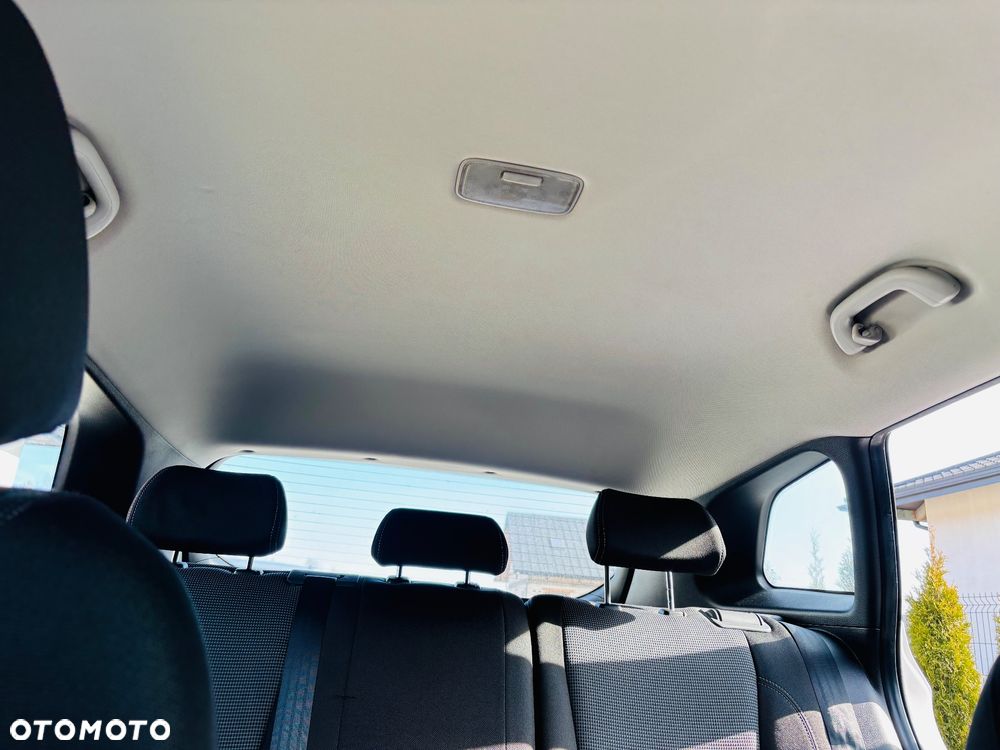 Hyundai i30 1.6 Classic + - 23