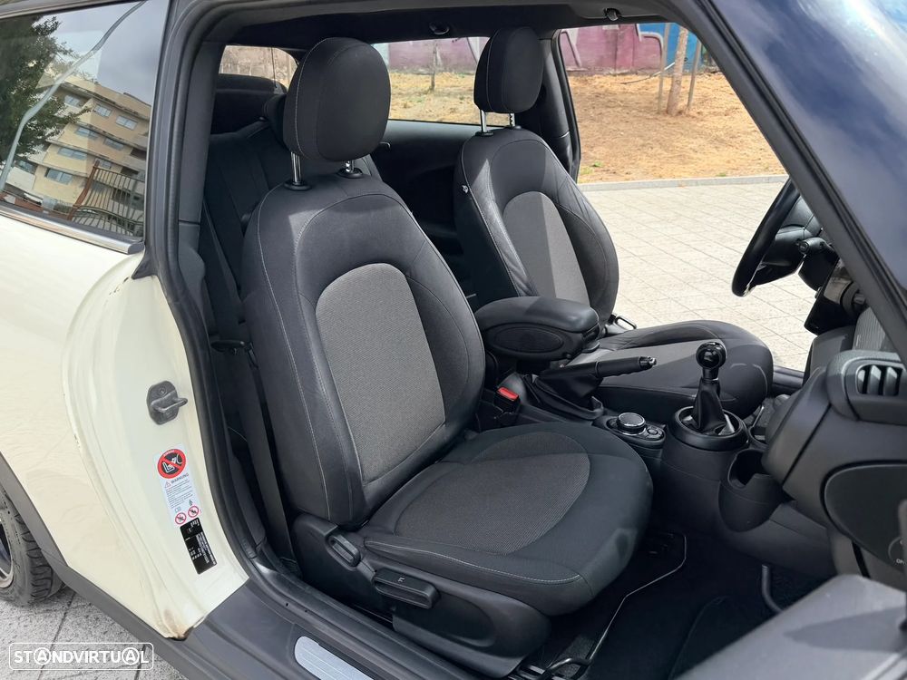 MINI 3 Portas Cooper D Seven - 28