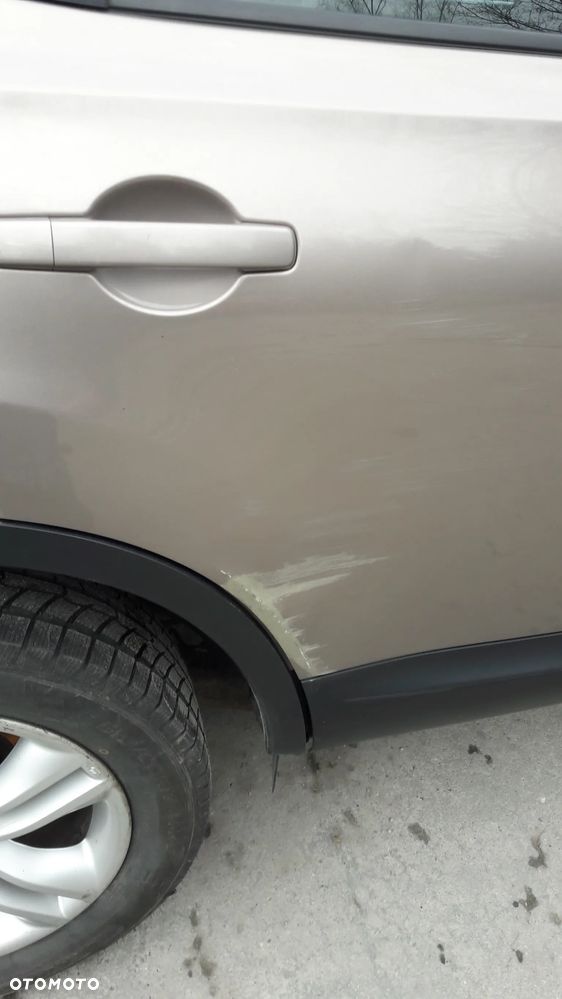 Nissan Qashqai 2.0 dCi 4x4 360 EU5 - 4