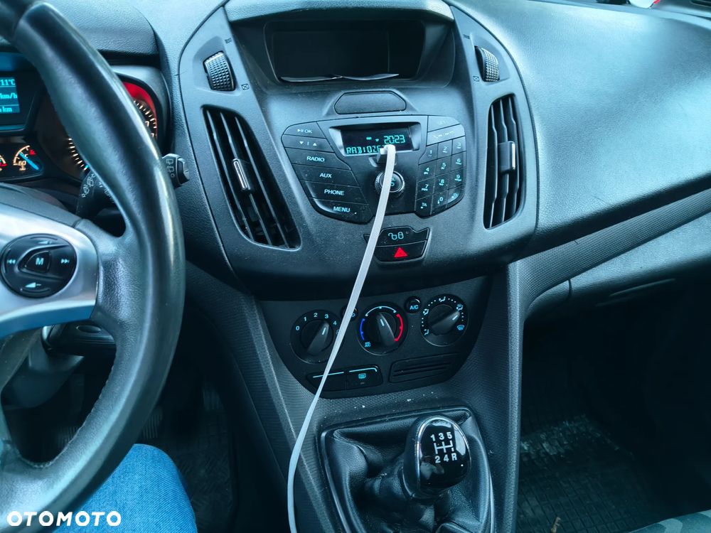 Ford Transit Connect - 8