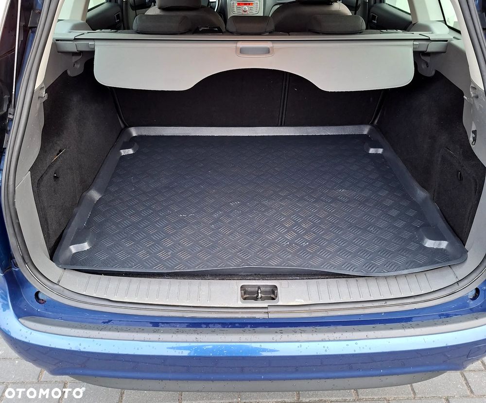 Ford Focus 1.6 16V Style+ - 15