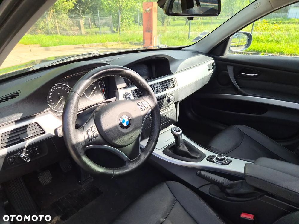 BMW Seria 3 318d DPF Edition Exclusive - 12