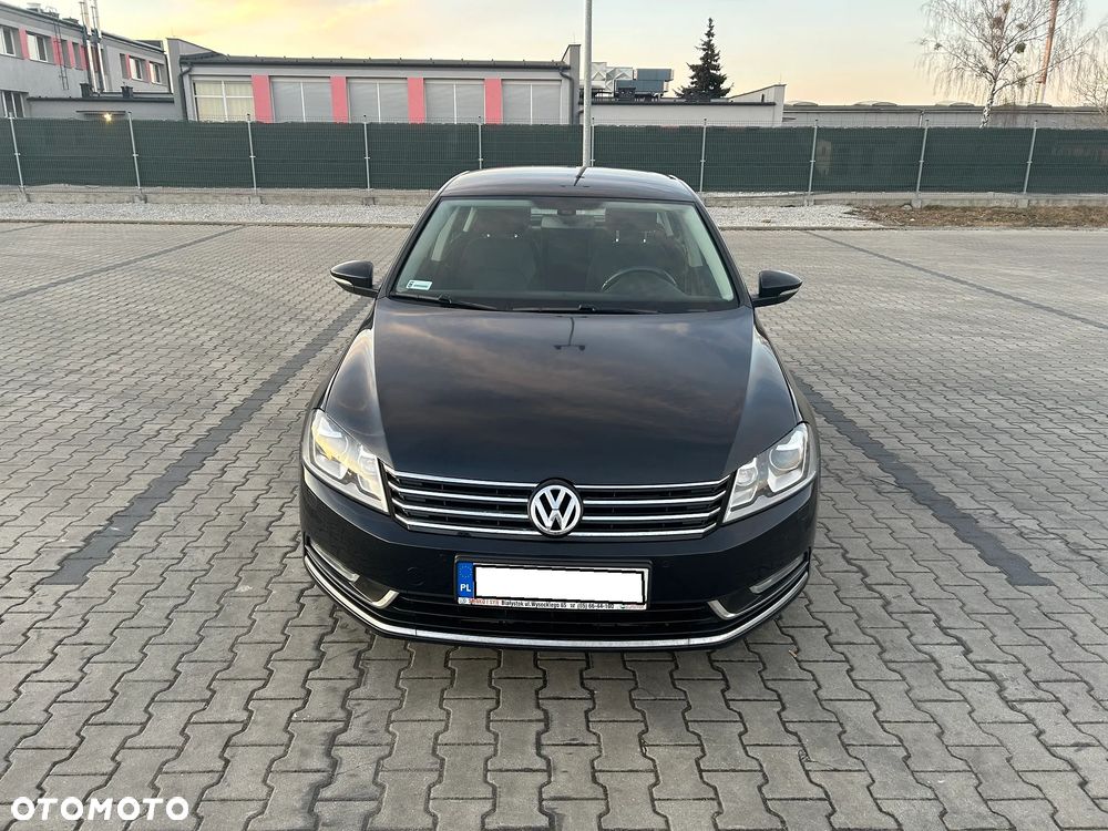 Volkswagen Passat 2.0 TDI Highline DSG - 2