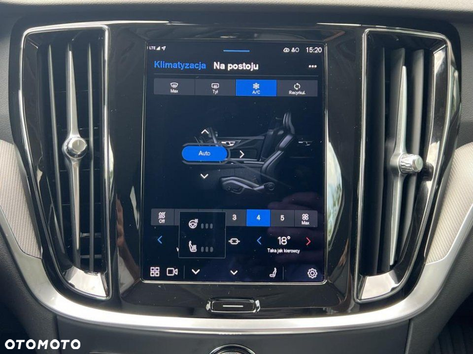 Volvo V60 Cross Country - 15