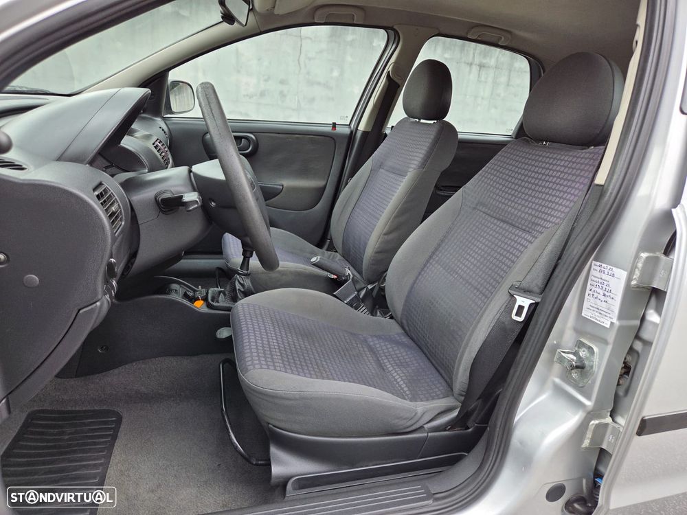Opel Corsa 1.2 16V Confort - 6