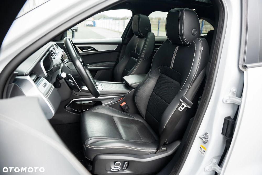 Jaguar F-Pace D200 AWD R-Dynamic HSE - 24