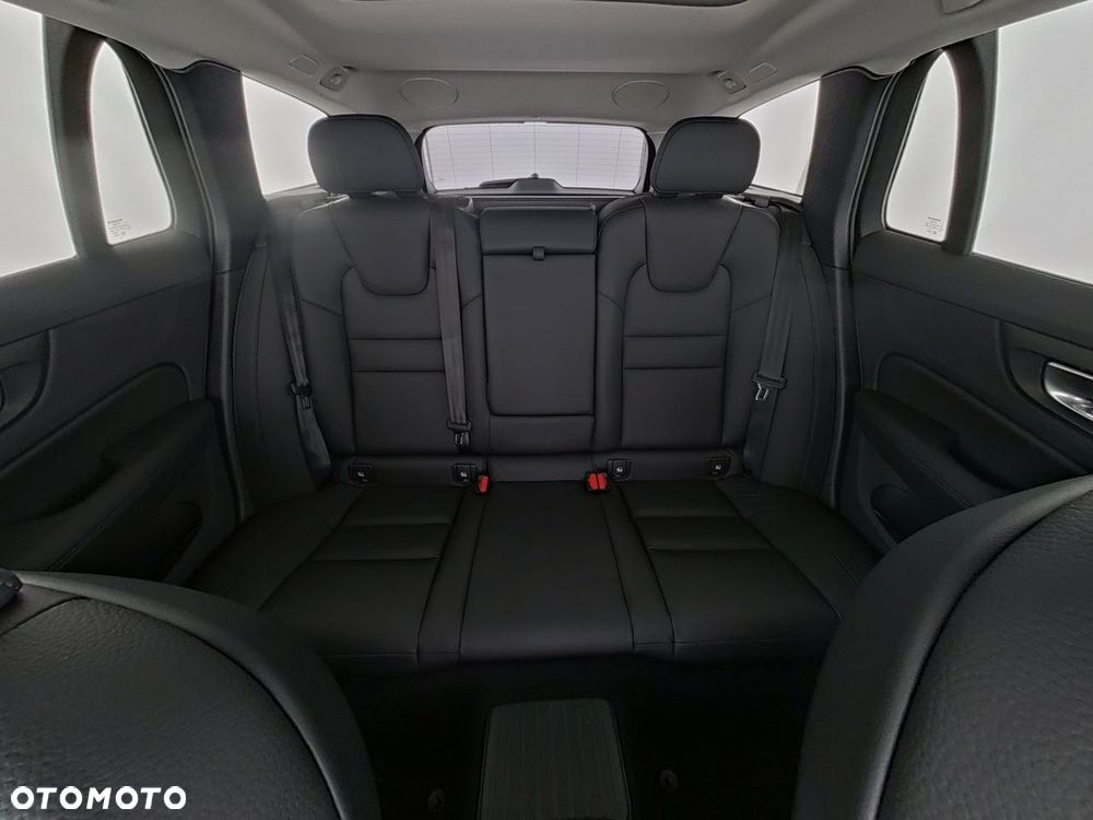 Volvo V60 T8 AWD Plug-In Hybrid Plus Dark - 7