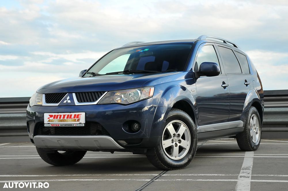 Mitsubishi Outlander - 1