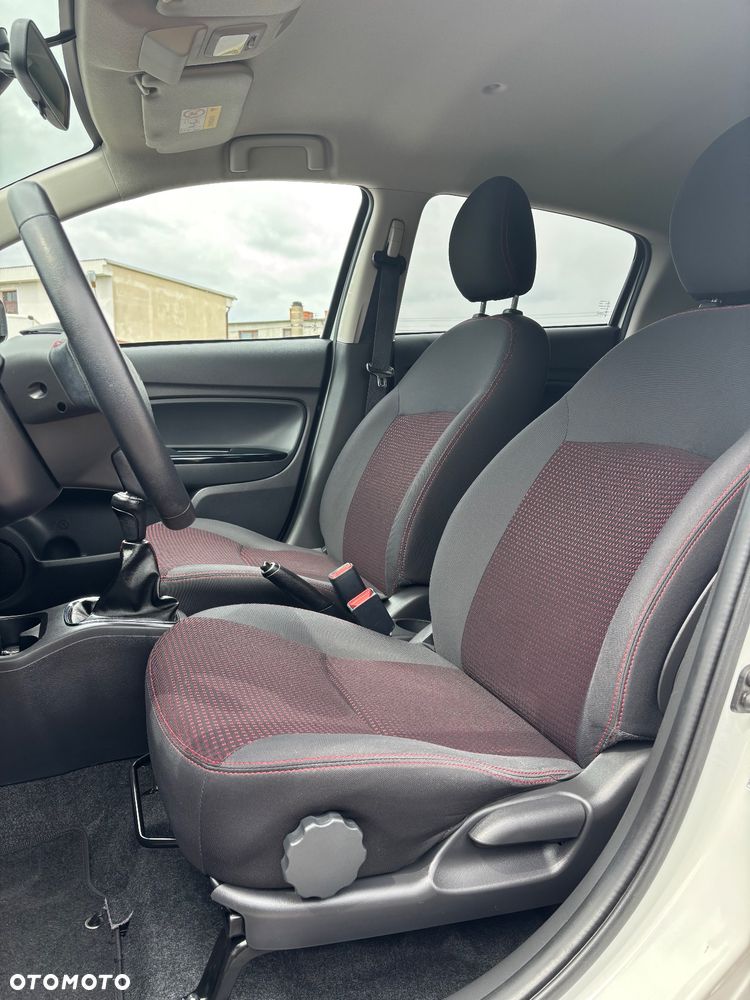 Mitsubishi Space Star - 17