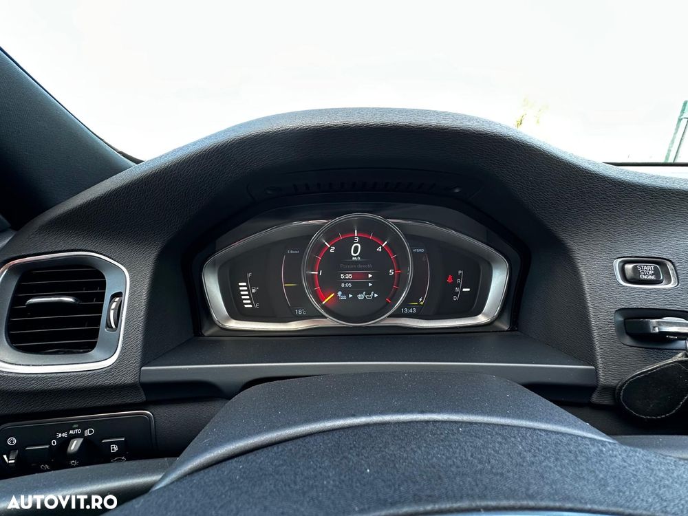 Volvo V60 D6 Plug-In-Hybrid AWD Geartronic Pure Limited - 24