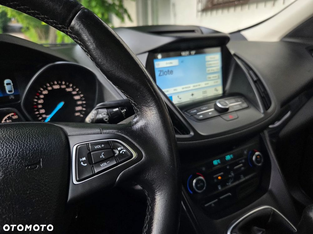 Ford Kuga 2.0 TDCi 2x4 Titanium - 35