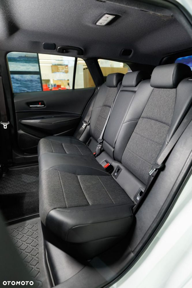 Toyota Corolla 2.0 Hybrid Comfort - 22