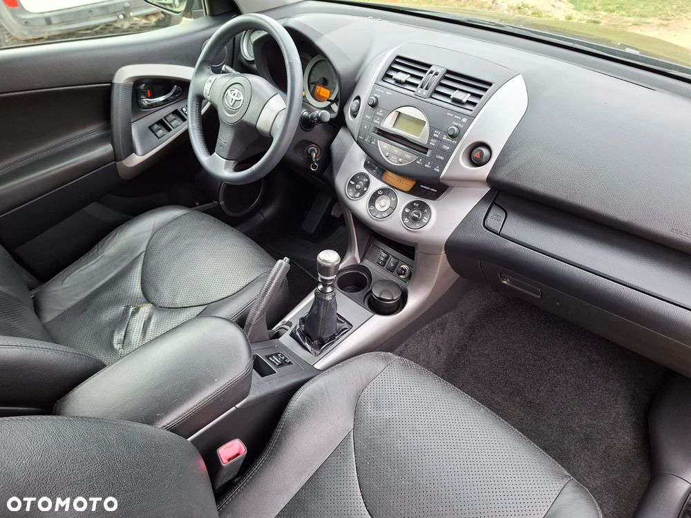 Toyota RAV4 2.2 D-4D Premium - 14