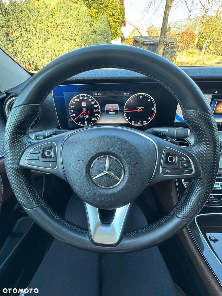 Mercedes-Benz Klasa E 220 d 4-Matic 9G-TRONIC - 9