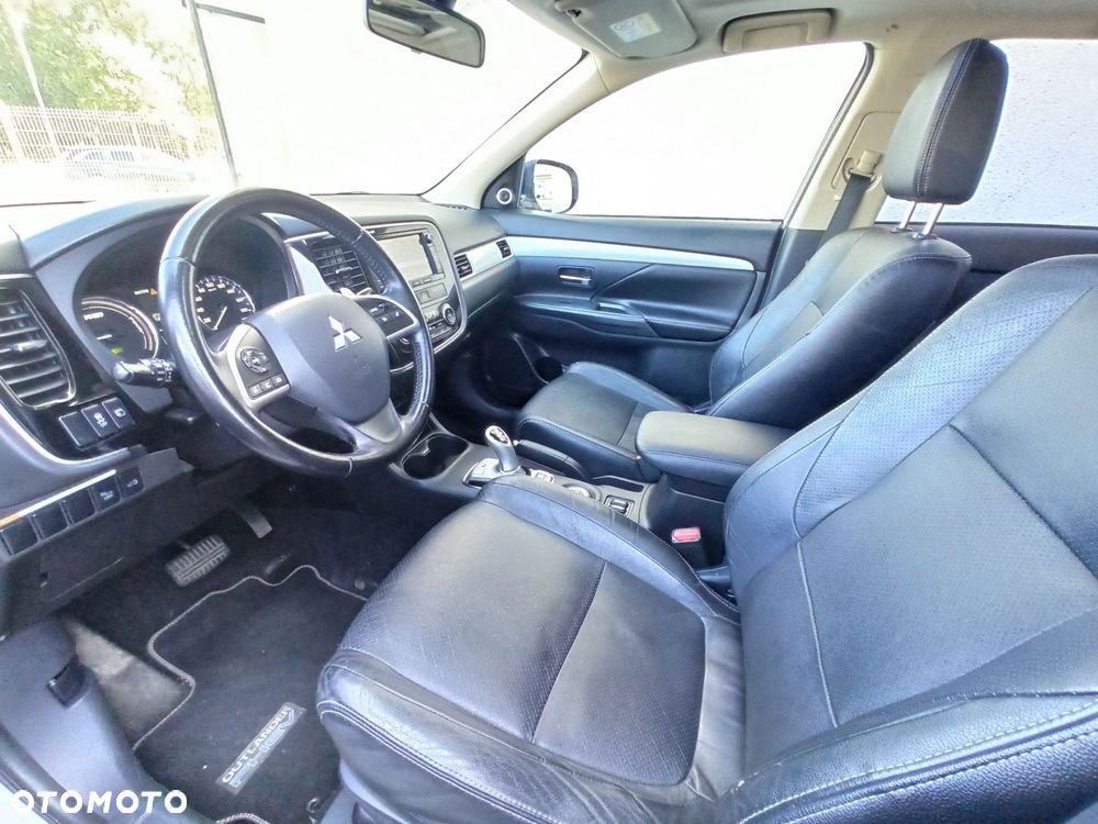 Mitsubishi Outlander - 7