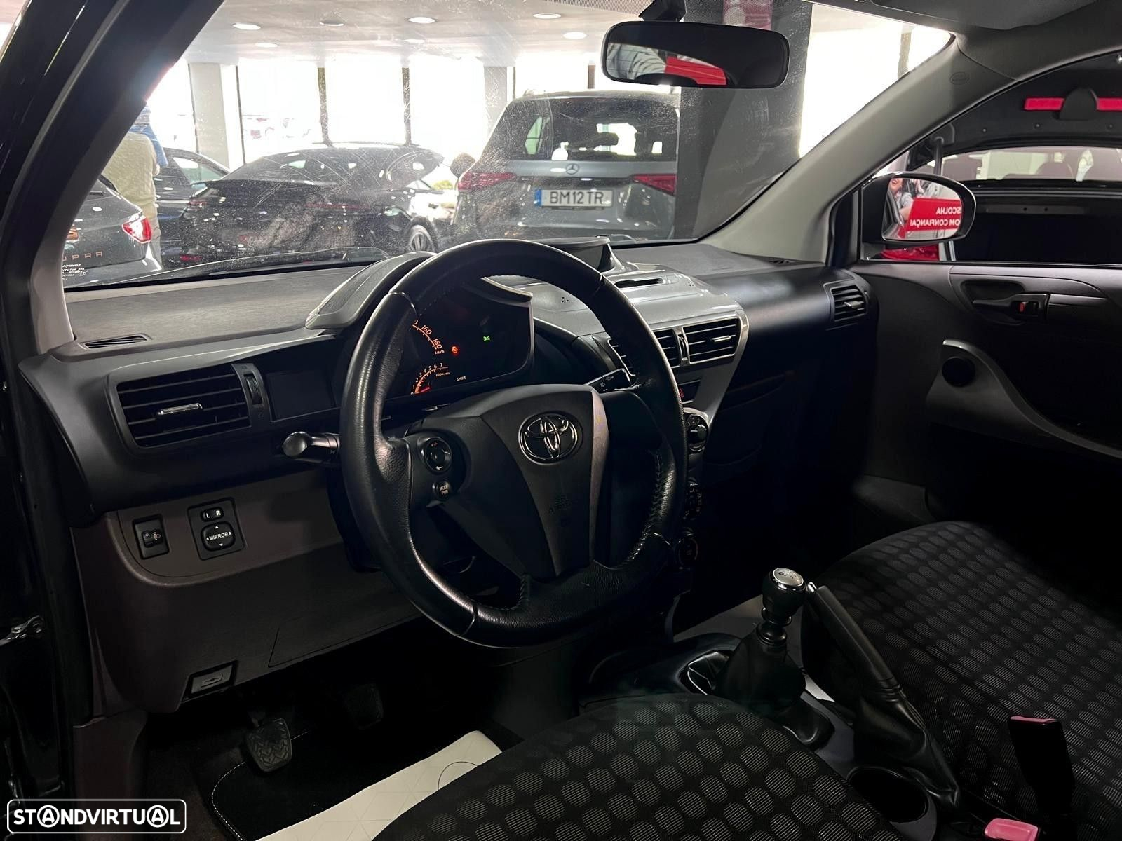Toyota iQ 1.0 VVT-i 2 - 21