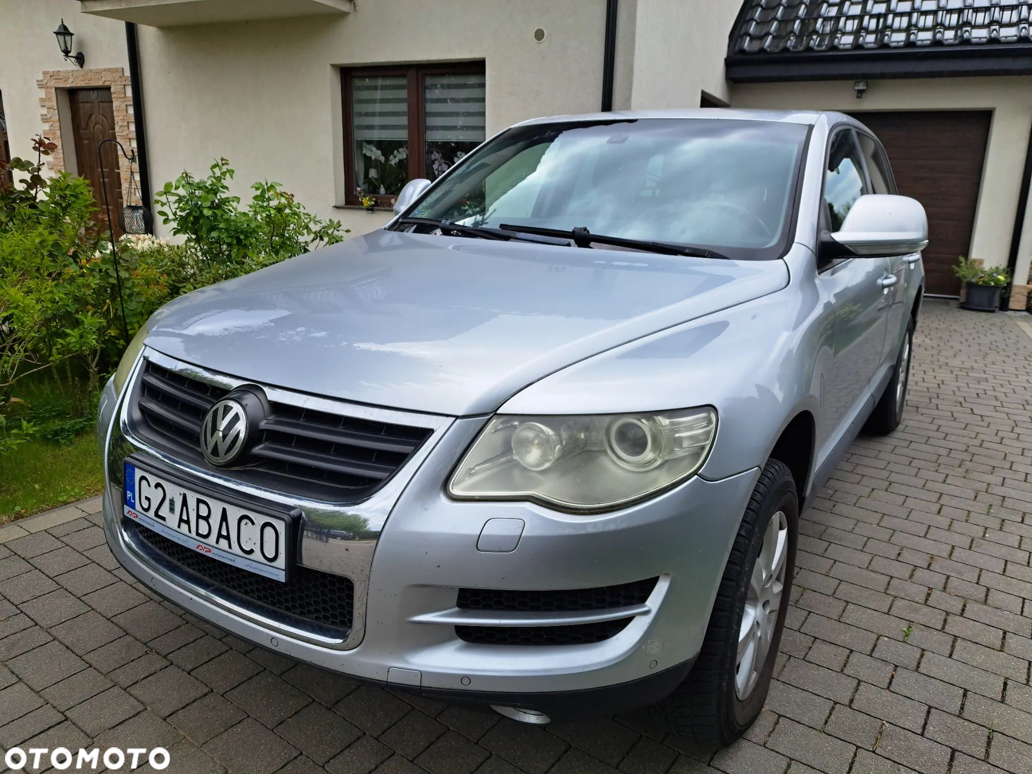 Volkswagen Touareg - 1