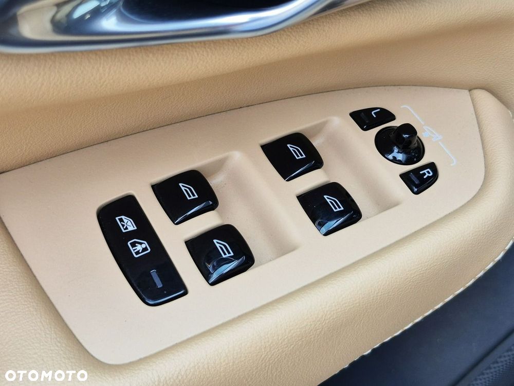 Volvo XC 90 B5 D AWD Inscription - 20