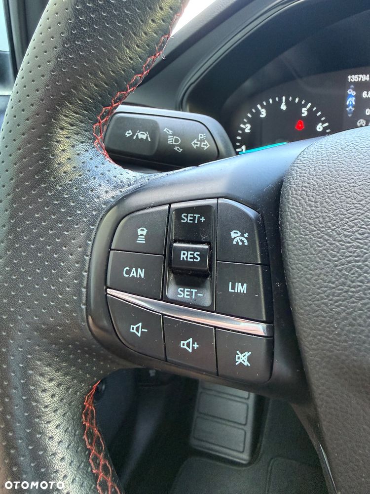 Ford Focus 1.5 EcoBoost STart-Stopp-System ST-LINE - 34
