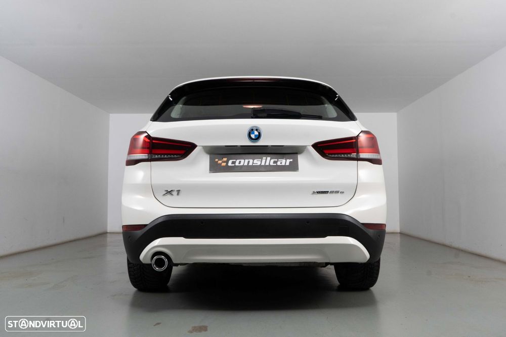 BMW X1 25 e xDrive Corporate Edition - 5