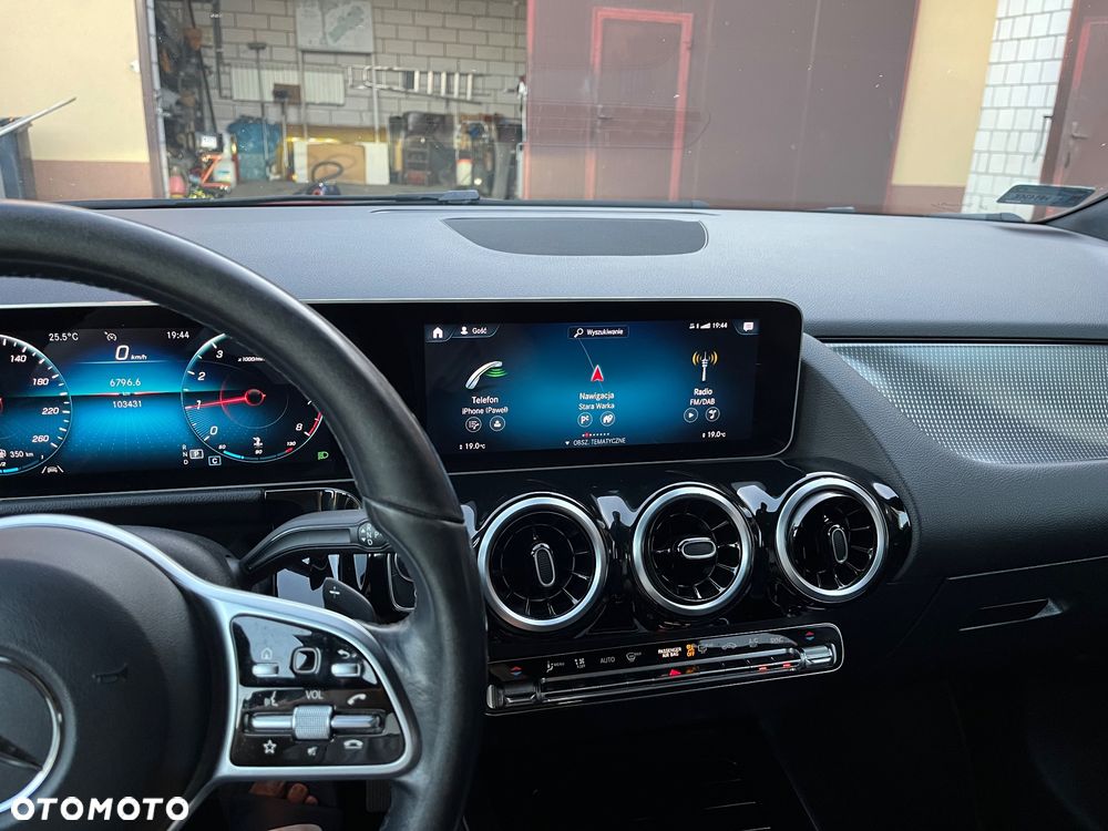 Mercedes-Benz GLA 200 - 8