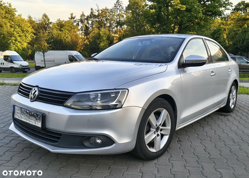 Volkswagen Jetta 1.6 TDI Comfortline - 1