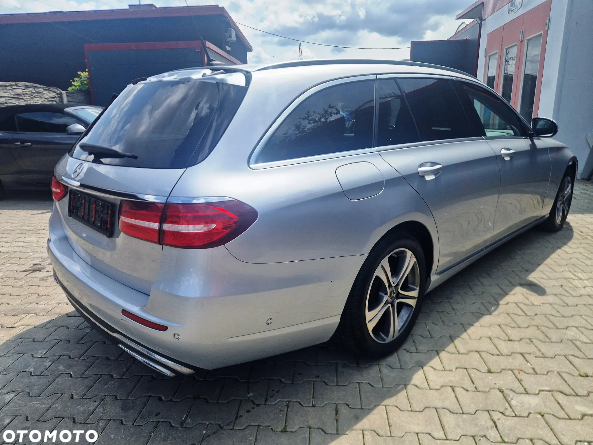 Mercedes-Benz Klasa E 200 d 9G-TRONIC - 14