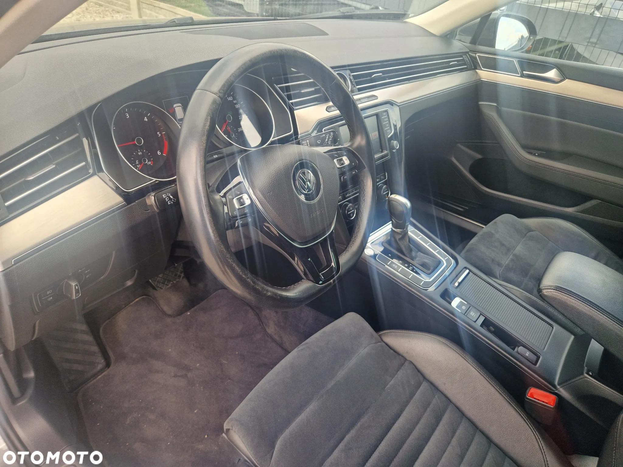 Volkswagen Passat Variant 2.0 TDI SCR DSG Highline - 14