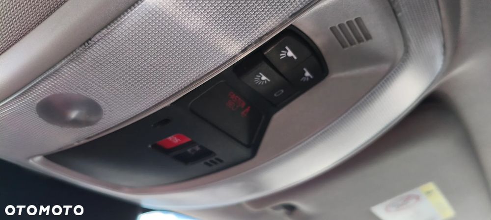 Volvo V70 D4 Momentum - 30