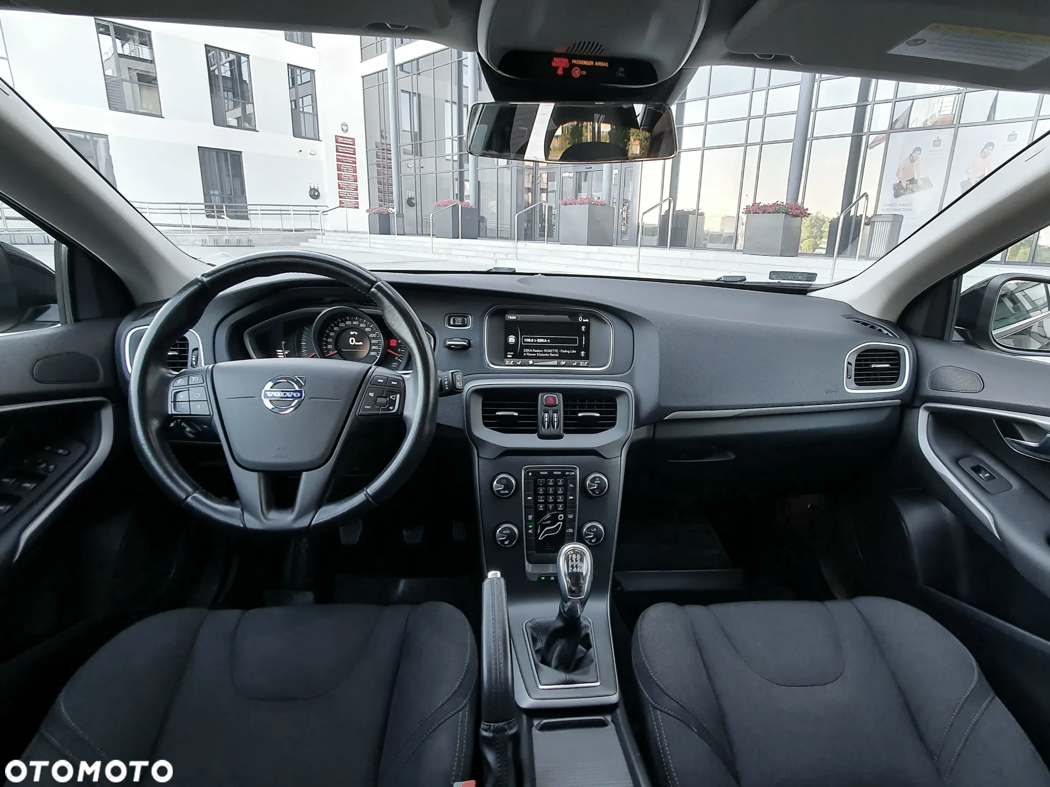 Volvo V40 D4 Momentum - 9