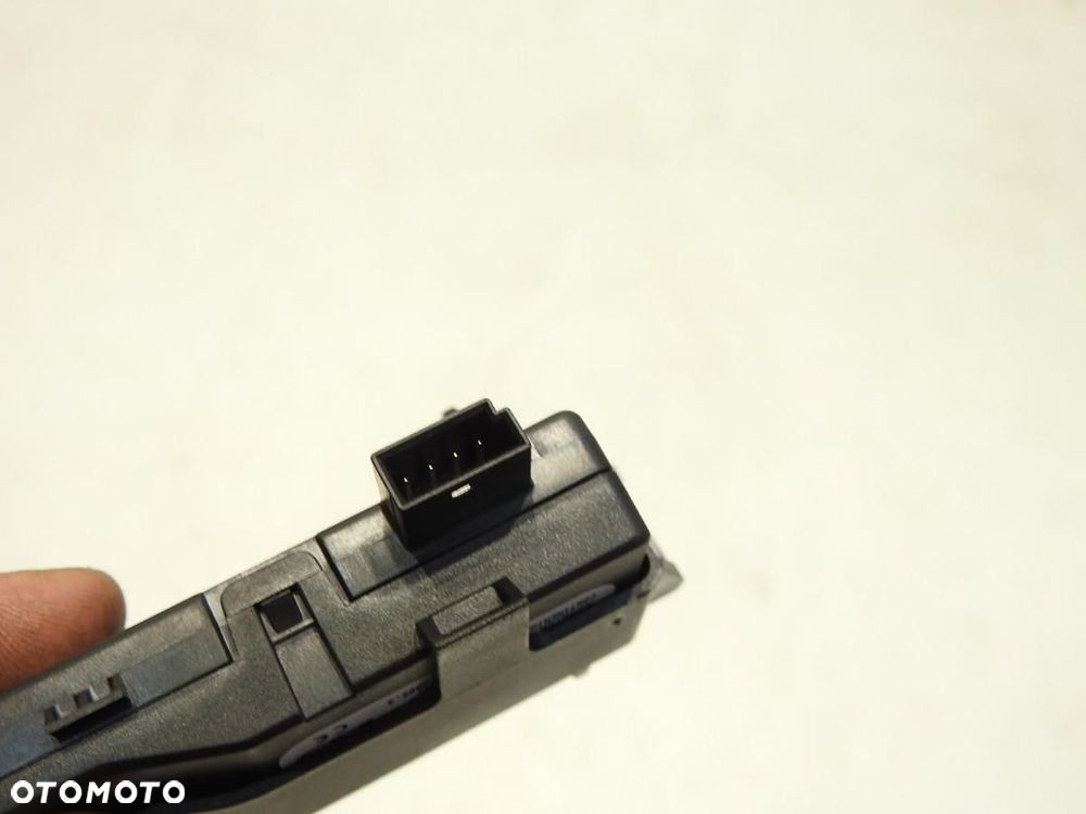 MODUŁ WZMACNIACZ ANTENY OPEL ASTRA J LIFT 13500144 7812A-284019 - 3