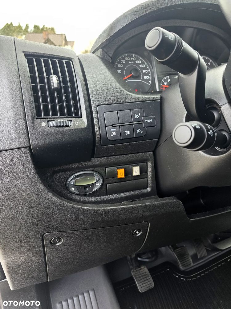 Peugeot BOXER 2,0 HDI 163 KONNA DOKA BRYGADÓWKA 7 OSOBOWA 3M SKRZYNIA KLIMA WEBASTO 138T/KM PRZEBIEGU GWARANCJA 16 CALOWE KOŁA - 18