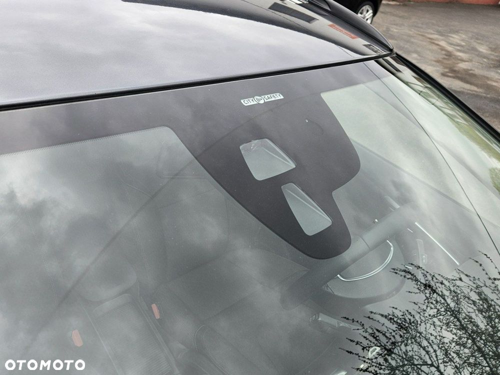 Volvo V40 Cross Country - 31